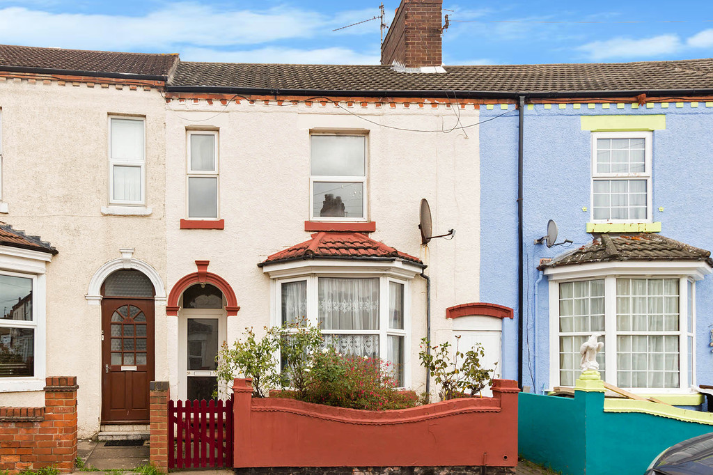 2 bedroom property for sale in Gordon Road, Wellingborough, NN8 1ER