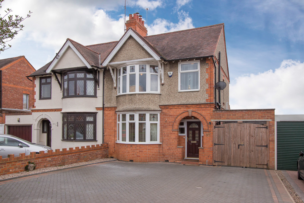 3 bedroom property for sale in Northampton Road, Wellingborough, NN8 3PL