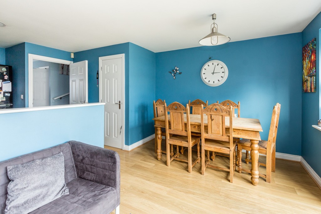 4 bedroom property for sale in Regency Court, Rushden, NN10 6EY