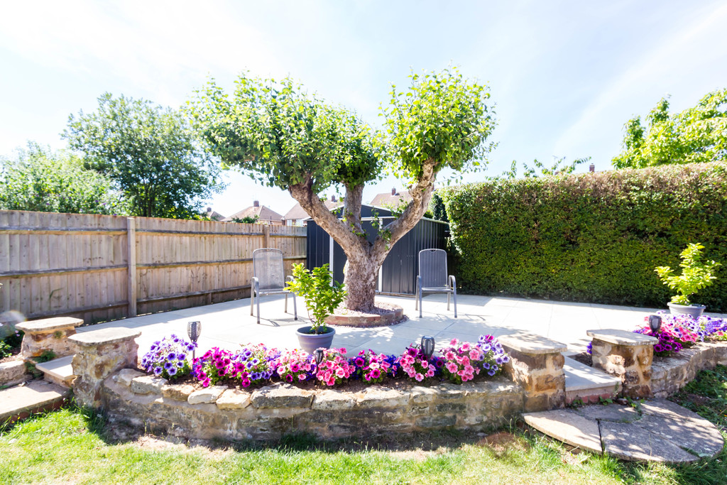 4 bedroom property for sale in Northampton Road, Wellingborough, NN8 3PJ