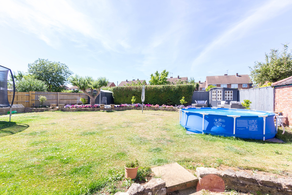 4 bedroom property for sale in Northampton Road, Wellingborough, NN8 3PJ