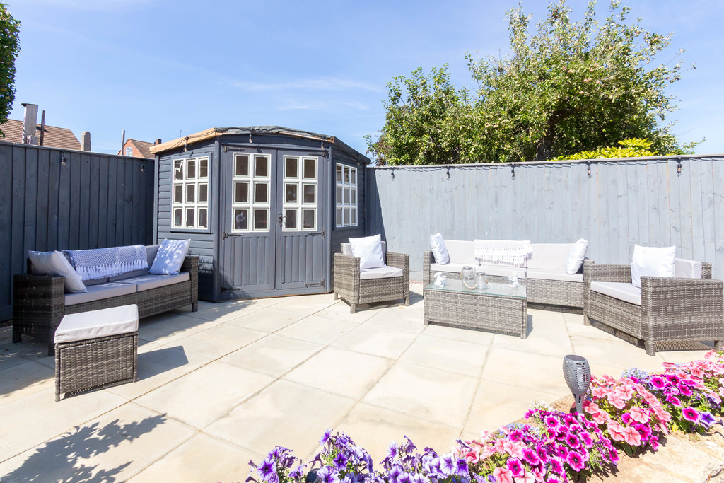 4 bedroom property for sale in Northampton Road, Wellingborough, NN8 3PJ