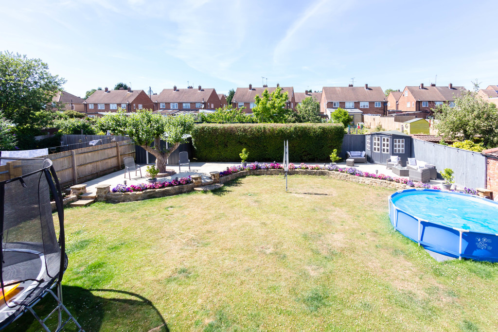 4 bedroom property for sale in Northampton Road, Wellingborough, NN8 3PJ