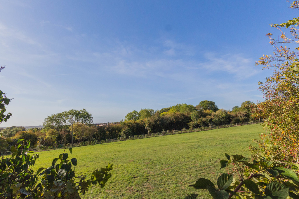 2 bedroom property for sale in Addington Road, Irthlingborough, NN9 5UP