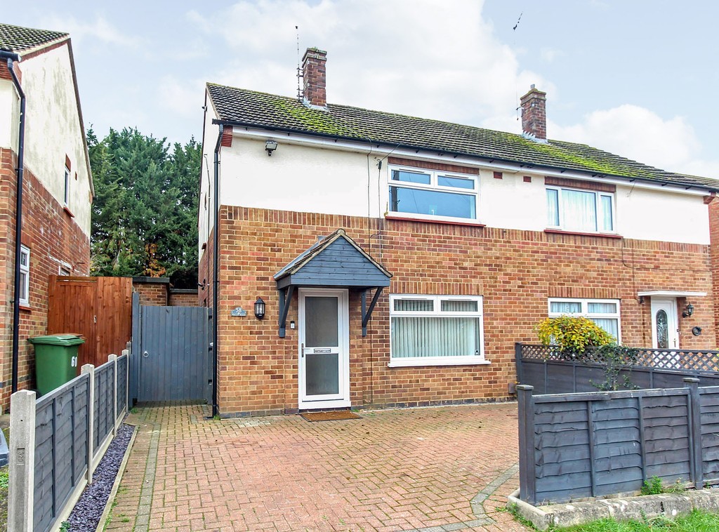 2 bedroom property for sale in Valley Road, Wellingborough, NN8 2PN