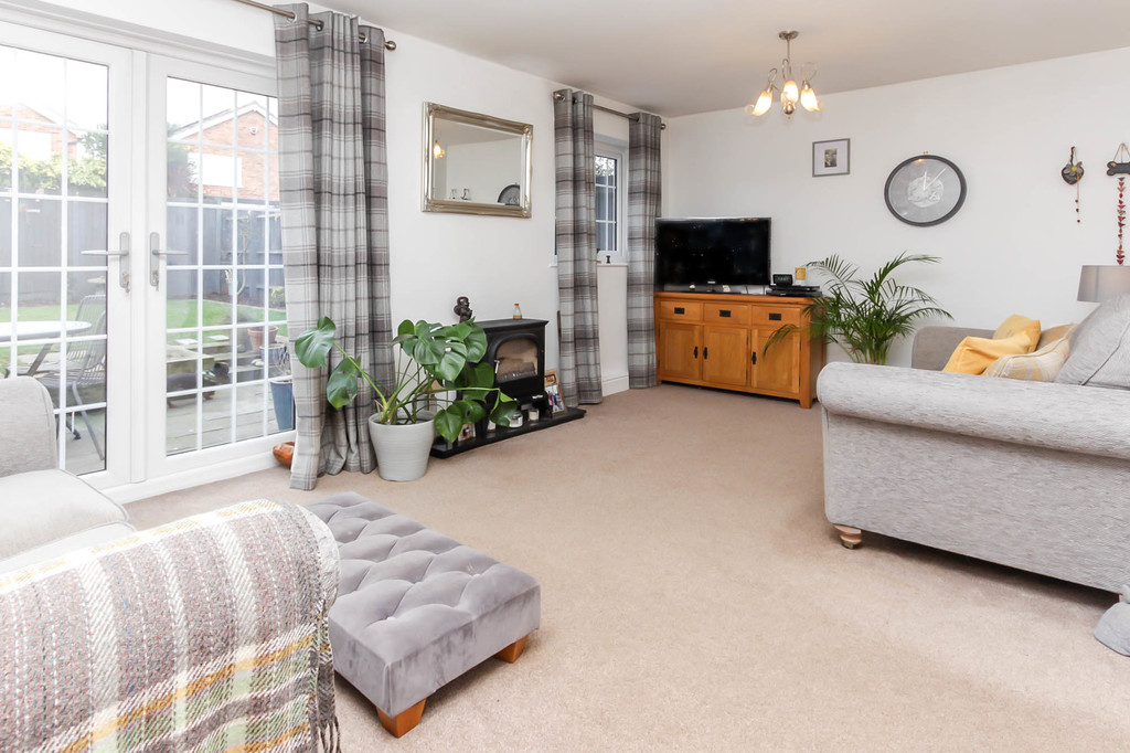 3 bedroom property for sale in Torrington Crescent, Wellingborough, NN8 5BX