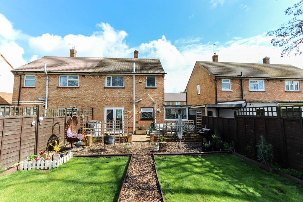 2 bedroom property for sale in Queensway, Wellingborough, NN8 3RG