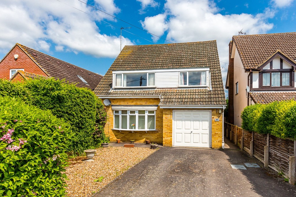 3 bedroom property for sale in Woodland Road, Rushden, NN10 6UT