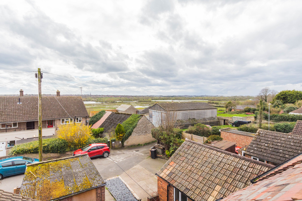 3 bedroom property for sale in Lime Terrace, Irthlingborough, NN9 5SJ