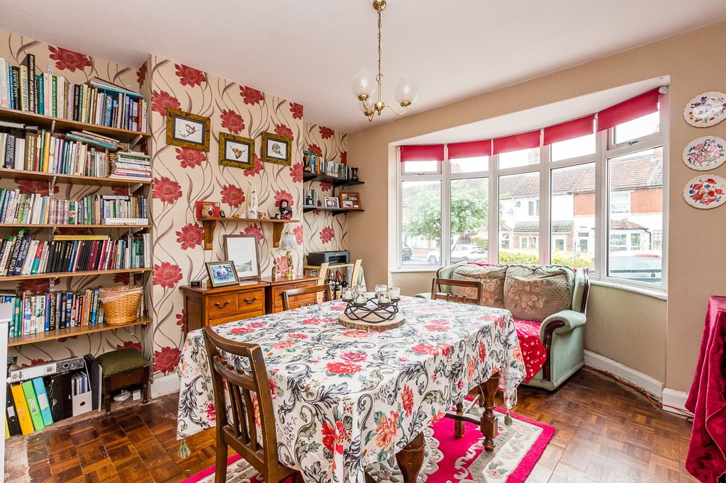 4 bedroom property for sale in Rushden Road, Wymington, NN10 9LH