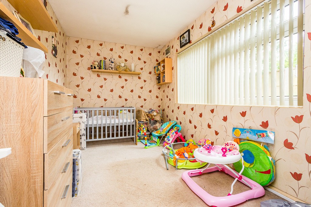 4 bedroom property for sale in Rushden Road, Wymington, NN10 9LH