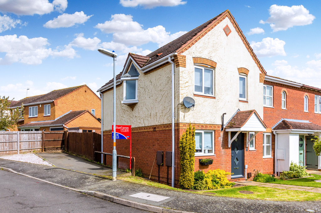 3 bedroom property for sale in Foxglove Close, Rushden, NN10 0TS