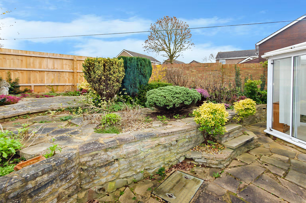 3 bedroom property for sale in Hoylake, Wellingborough, NN8 5NZ