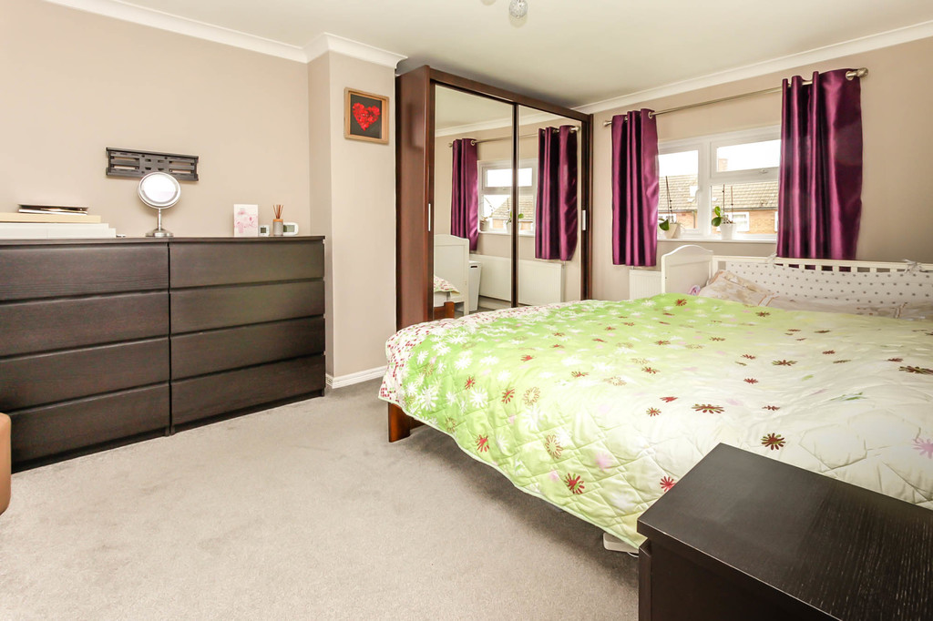 2 bedroom property for sale in Baker Crescent, Irchester, NN29 7BB