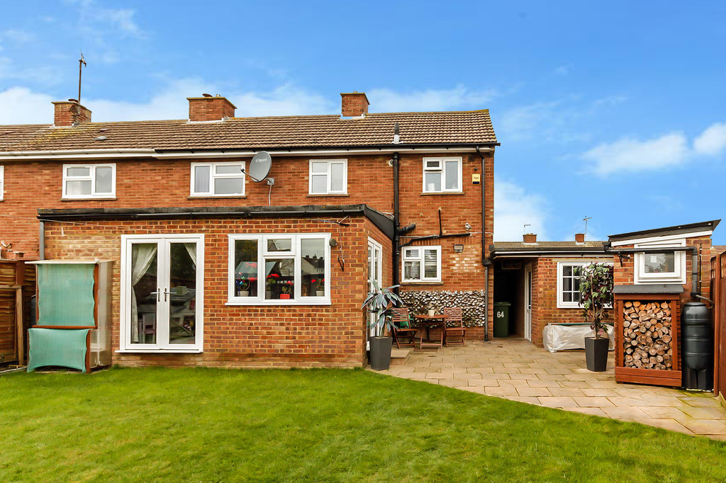 2 bedroom property for sale in Baker Crescent, Irchester, NN29 7BB