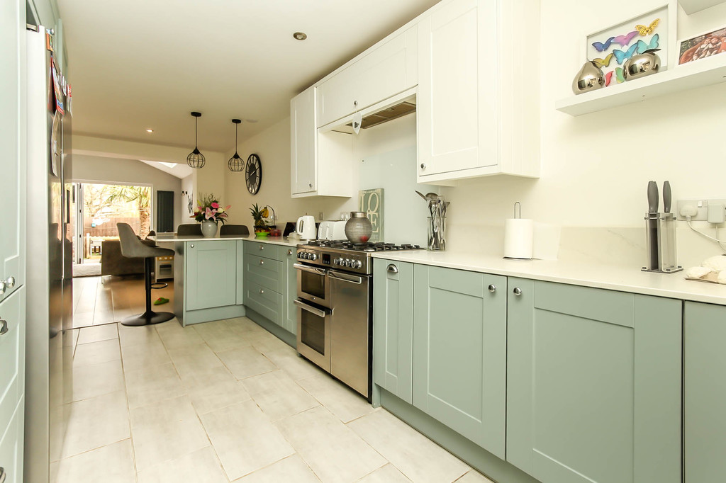 3 bedroom property for sale in Eastfield Road, Wellingborough, NN8 1QX