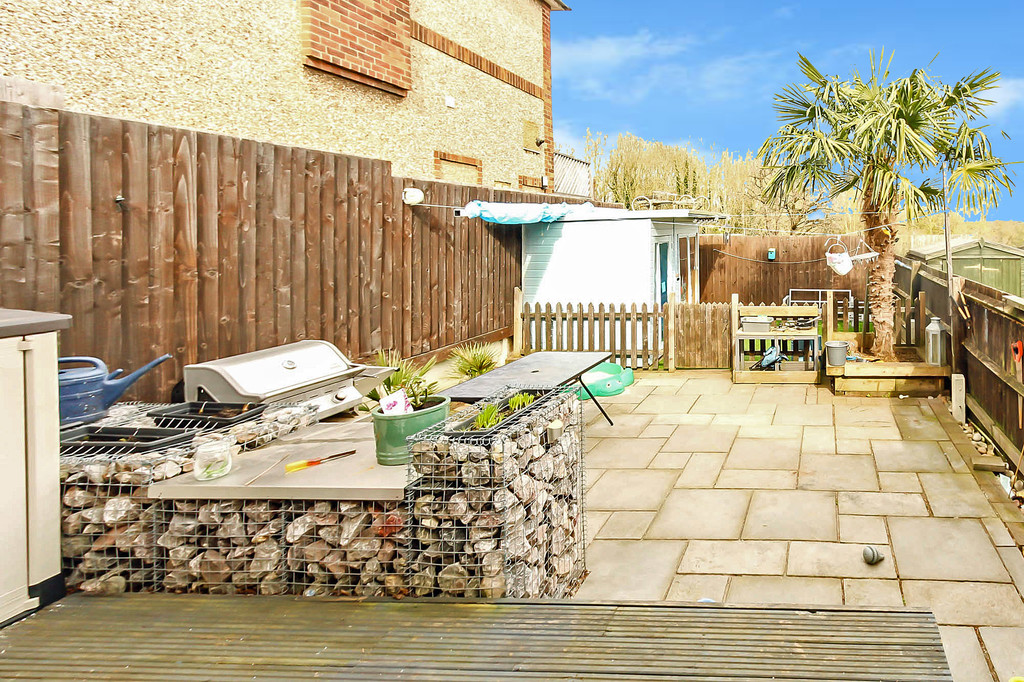 3 bedroom property for sale in Eastfield Road, Wellingborough, NN8 1QX