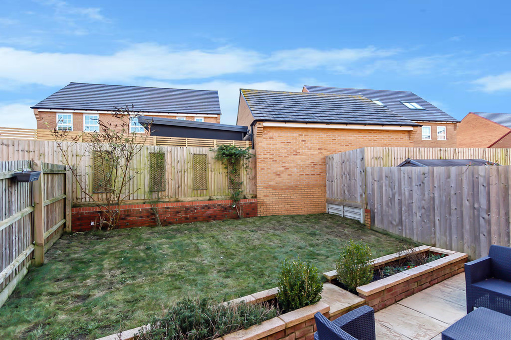 3 bedroom property for sale in Elderton Way, Earls Barton, NN6 0FN