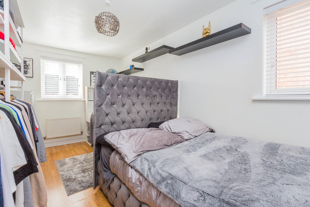 3 bedroom property for sale in Summerlee Mews, Finedon, NN9 5LJ