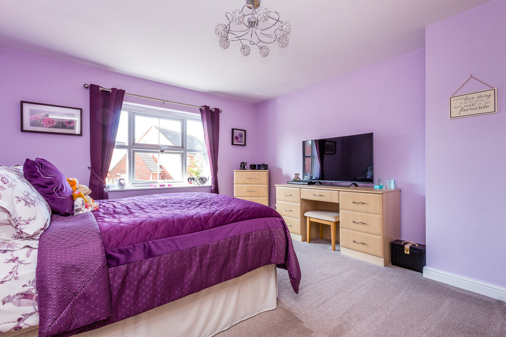 5 bedroom property for sale in Parker Way, Higham Ferrers, NN10 8PN