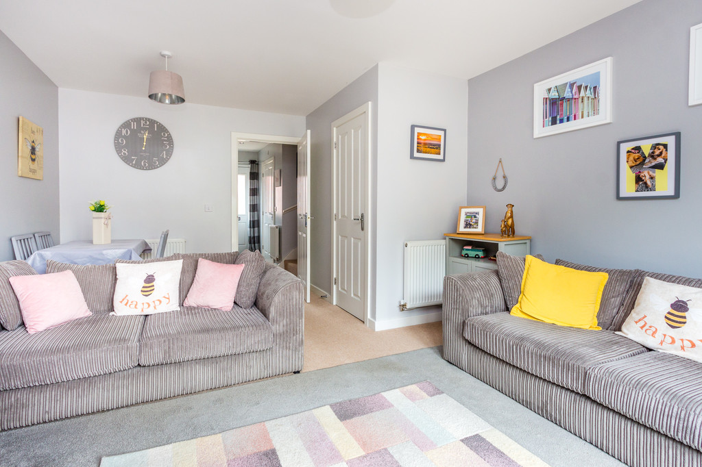 2 bedroom property for sale in Tees Avenue, Rushden, NN10 0GZ