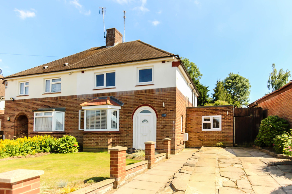 3 bedroom property for sale in Margaret Avenue, Wellingborough, NN8 2HD