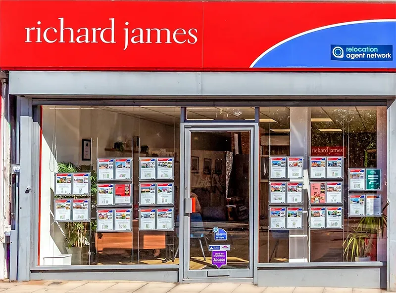 Richard james estate Agent office in Rushden